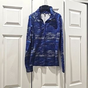 Under Armor long sleeve train shirt , S